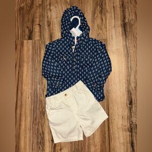 NEW WITH TAGS Carter’s Navy Patterned Hooded shirt with khaki Shorts. 24m